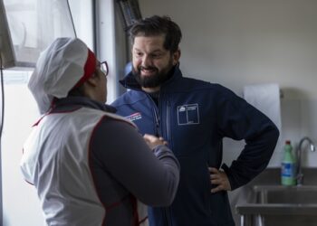 EL PRESIDENTE GABRIEL BORIC COMIENZA SU GIRA POR NUESTRA REGIÓN PALPANDO LA REALIDAD DE LA ZONA MÁS AUSTRAL DE CHILE.