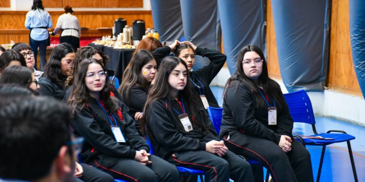 Natales certifica a organizaciones en prevención de violencias de género