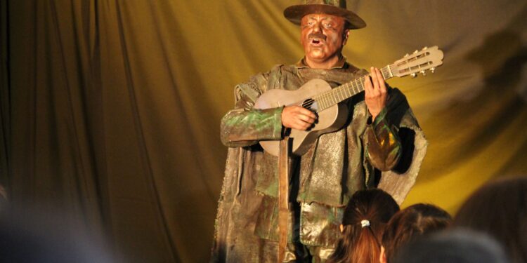 Habitantes de Río Verde celebran su identidad con la presentación de un libro que recoge sus historias y oficios