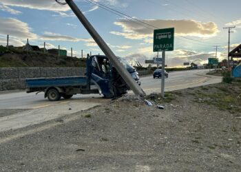 Corte de energía afecta a todas las radios de Punta Arenas tras accidente vehicular en el acceso al Cerro Andino