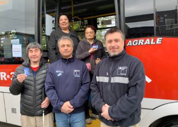 Personas ciegas ejercitaron pago electrónico de la micro con tarjeta Punta Arenas Conectado
