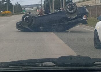 Accidente vehicular en Bahía Catalina