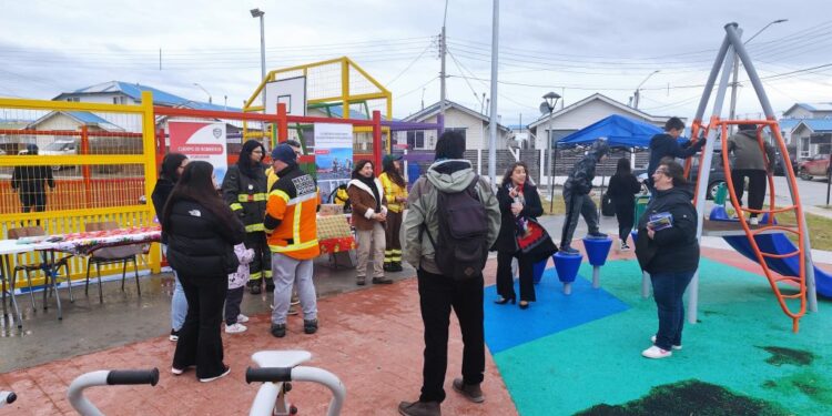 Porvenir: Feria Comunitaria activa la vida barrial y acerca servicios públicos a la población John Williams de Porvenir