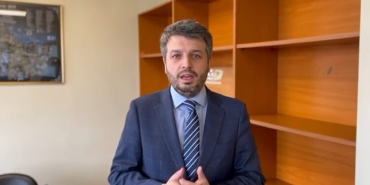 Juzgado de Porvenir rechaza solicitud de la defensa y permite continuidad de la investigación penal contra alcalde José Parada