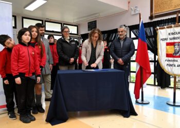 Nuevas calderas devuelven la calefacción estable y segura a la Escuela Pedro Sarmiento de Gamboa