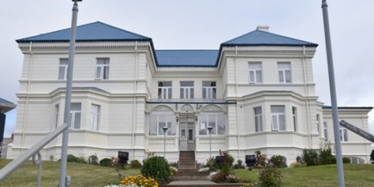 Corte de Apelaciones ordena a la Junji indemnizar a familia de menor que sufrió amputación en jardín infantil