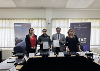 Nova Austral y UMAG sellan alianza estratégica para potenciar el capital humano en la industria salmonera