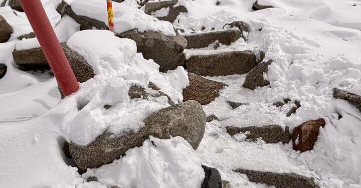 CONAF recomienda uso obligatorio de equipamiento invernal para el sendero Base Torres por frente de mal tiempo