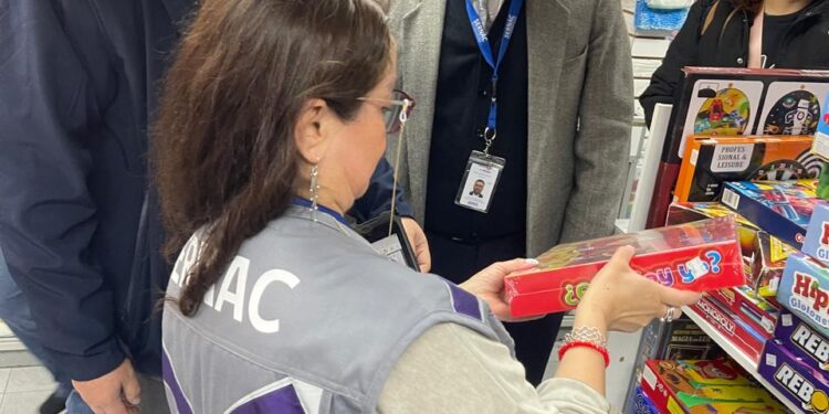 En Puerto Natales fiscaliza Sernac para una Navidad Seguro