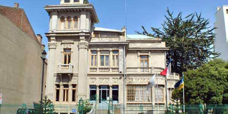 Municipalidad de Punta Arenas responde a críticas y aclara situación administrativa