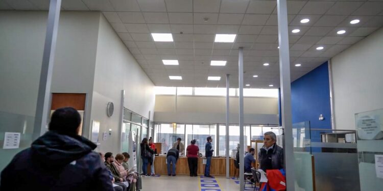 Municipio destaca éxito del nuevo sistema de reserva online: casi mil vecinos agendaron su licencia en el primer mes