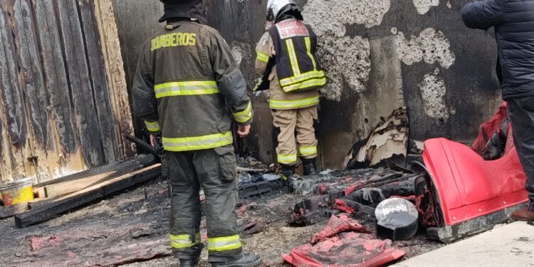 INCENDIO EN INMEDIACIONES DE POLICLINICO 18 DE SEPTIEMBRE