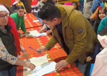 Municipalidad de Porvenir distribuye más de 600 obsequios navideños a niños y niñas de la comuna