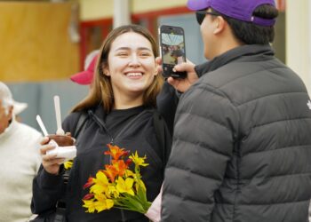 Segunda Feria Gourmet de la temporada reúne a productores y vecinas en una mañana marcada por los sabores regionales
