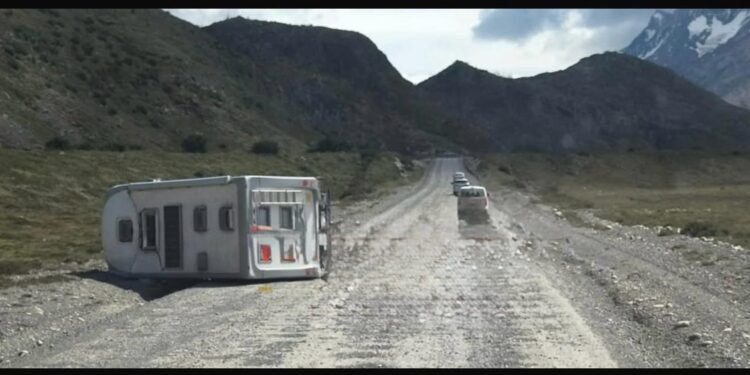 VOLCAMIENTO EN TORRES DEL PAINE Y RUTA A CALAFATE CERRADA HOY POR PREVENCION