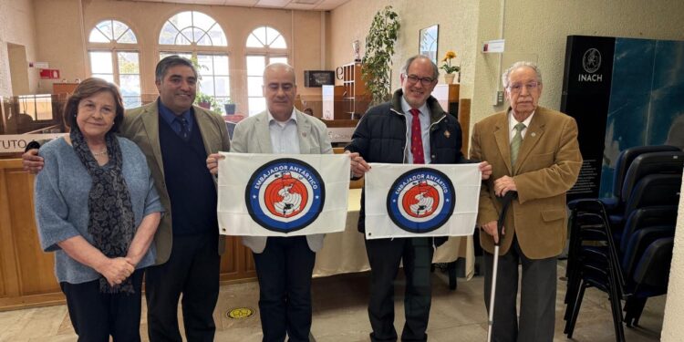 Programa “Embajadores Antárticos”, ha llegado a diferentes partes del mundo.