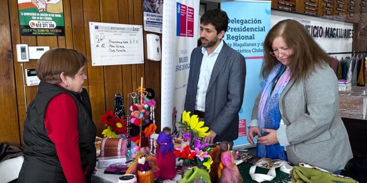 Feria Navideña de Mujeres Jefas de Hogar, reunió a 13 mujeres emprendedoras de la región