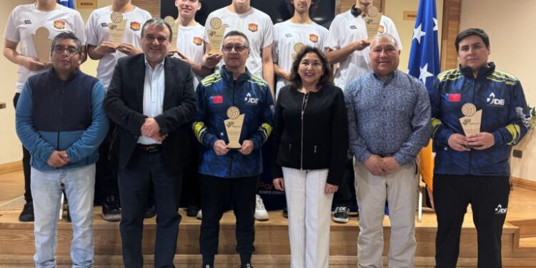 Municipio de Porvenir destacó a selección fueguina Sub 17 por su actuación en torneo nacional de vóleibol