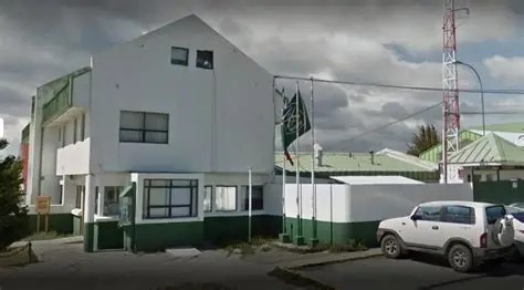 Dos hombres detenidos tras violento forcejeo con arma blanca en domicilio del sector sur de Punta Arenas