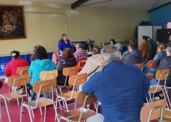 Vecinos del barrio 18 de septiembre exigen reapertura inmediata del SAPU y anuncian movilización al concejo municipal.