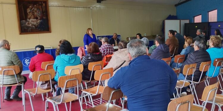 Vecinos del barrio 18 de septiembre exigen reapertura inmediata del SAPU y anuncian movilización al concejo municipal.