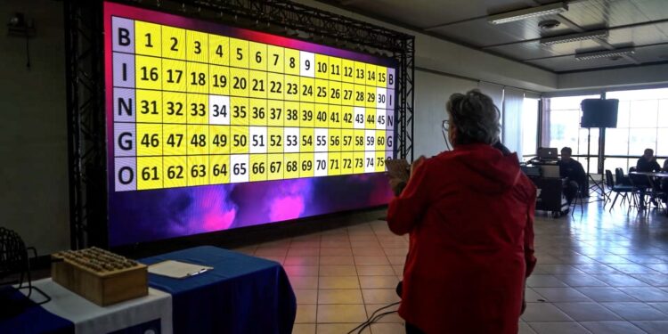 Este lunes es el último día para retirar invitaciones a los bingos de verano del adulto mayor