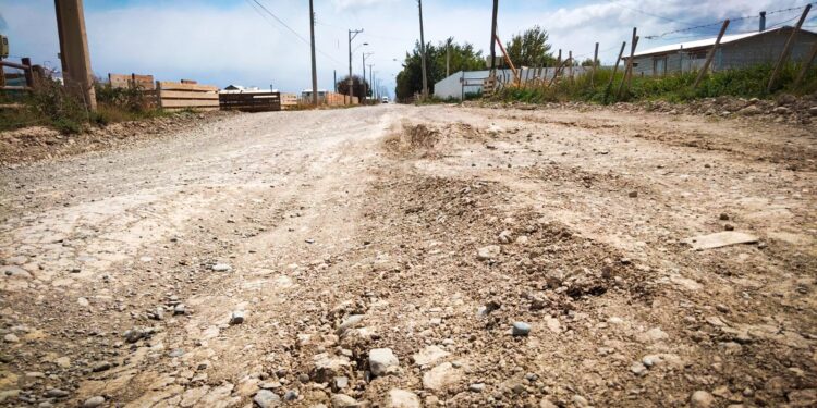 Municipalidad de Natales exige al MOP plan urgente para mejorar caminos del sector Huertos Familiares