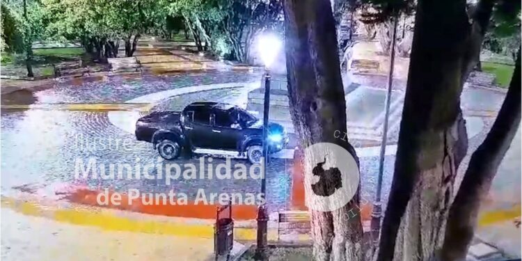 Condenan a conductor que ingresó ebrio con camioneta a la Plaza Muñoz Gamero