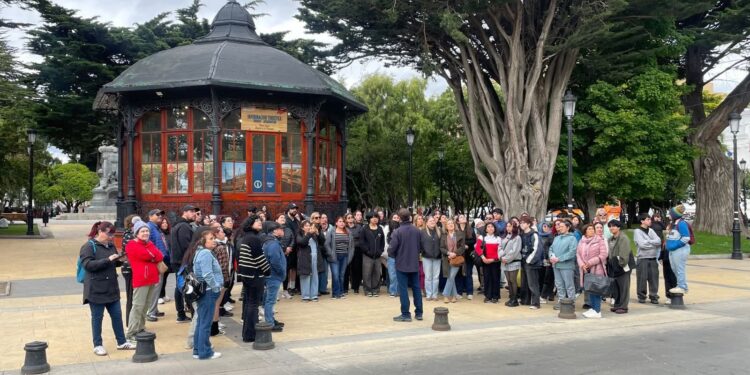 Exitosa convocatoria marcó City Tour “Tras las Huellas del Pasado” en la ciudad