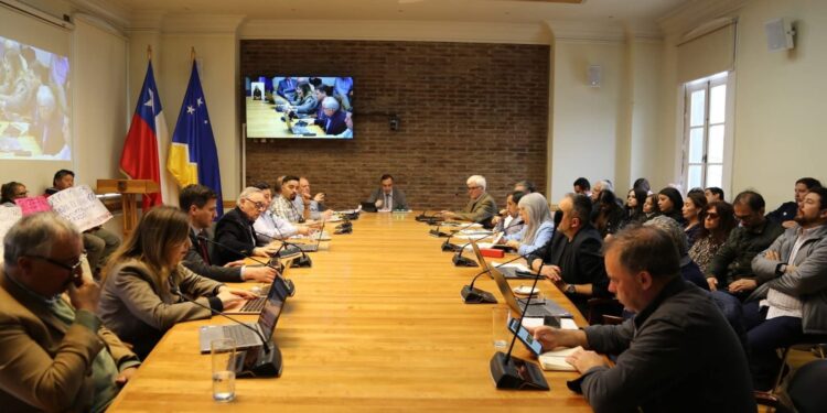 Consejo Regional aprueba recursos para diseño de gimnasio comunitario del Club 18 de Septiembre en Porvenir