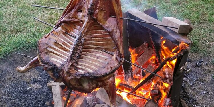 Convocan a equipos de Punta Arenas para gran asado internacional en Río Grande