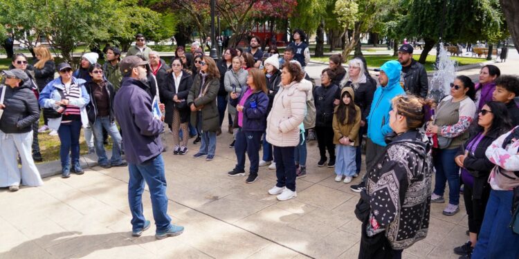 Municipalidad de Punta Arenas dio inicio a los City Tours de Verano con alta participación