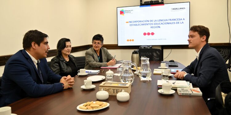 Programa internacional impulsa enseñanza del francés en escuelas públicas de Magallanes