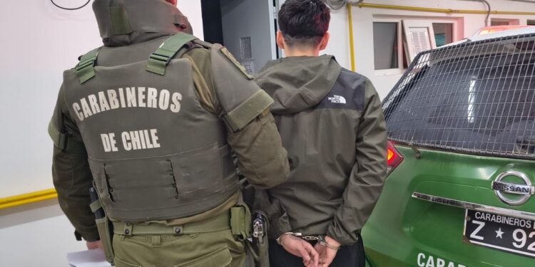 3 sujetos fueron detenidos por homicidio frustrado a carabinero en servicio.