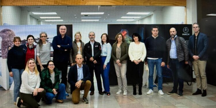 Delegacion de parlamento europeo visitan el INACH para conocer la ciencia antártica que se desarrolla en Magallanes