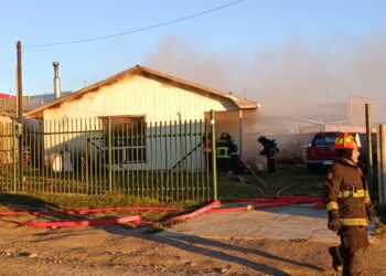 Principio de incendio afecto vivienda de prolongación Pedro Aguirre Cerda.
