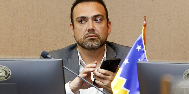 Senador Karim Bianchi destaca avance legislativo que permitirá fortalecer la infraestructura portuaria de Magallanes