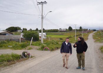 Municipio extiende red de alumbrado público en sector Sueños del Andino con inversión 100% municipal