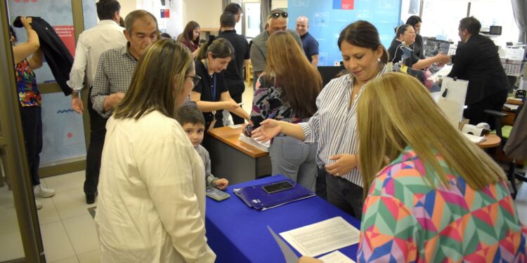 Minvu entrega 125 subsidios habitacionales y avanza en nuevos proyectos de vivienda en Punta Arenas