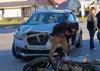 Motociclista resulta lesionado tras colisión con vehículo menor en Punta Arenas