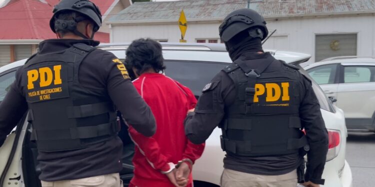 Detienen a dos sujetos por robos con violencia y graves lesiones tras extensa investigación policial