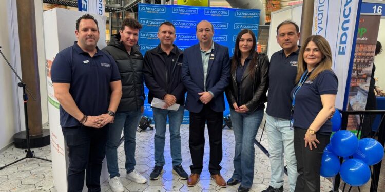 Caja La Araucana realizó Plaza del Bienestar en Punta Arenas con amplia participación ciudadana