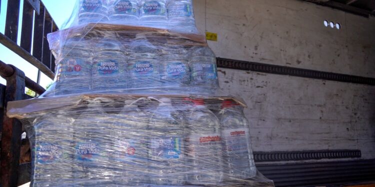 Segundo camión de ayuda solidaria parte rumbo a Trehuaco con cerca de 20 toneladas de donaciones