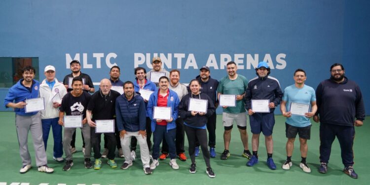 Municipio de Punta Arenas impulsa el tenis local con curso ITF para entrenadores