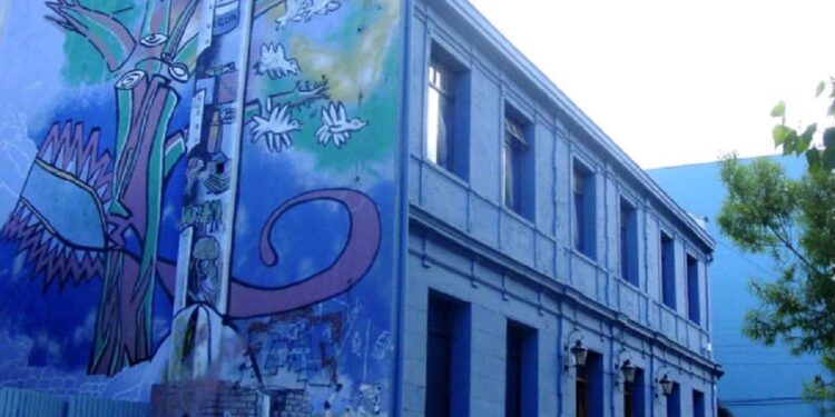 Impacto en la cultura local: cierran Casa Azul del Arte y despiden a todo su personal tras 30 años de historia en Punta Arenas