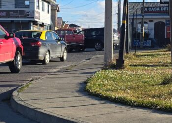 Accidente de tránsito en Avenida Independencia genera congestión vehicular en Punta Arenas
