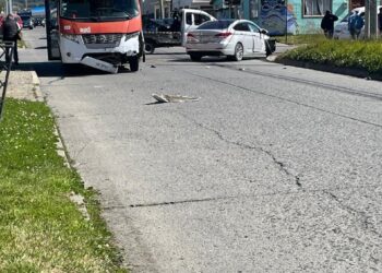 Daños  en los móviles dejo una colisión ocurrida esta mañana en el barrio Prat.