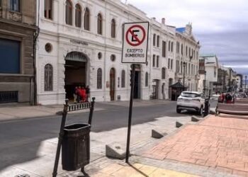 Municipalidad de Punta Arenas informa restricción de estacionamiento por retorno de la 1ª Compañía de Bomberos