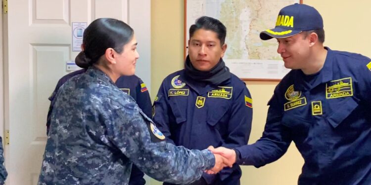 DOTACIÓN DEL ARC 151 “SIMÓN BOLÍVAR” DE LA ARMADA DE COLOMBIA REALIZÓ VISITA PROFESIONAL AL CENTRO ZONAL DE METEOROLOGÍA MARINA 