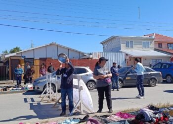 Feriantes se movilizan en Punta Arenas y exigen reubicación ante inicio de obras del Serviu